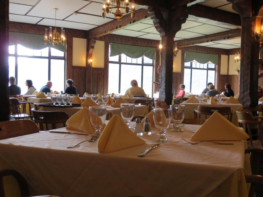 Prince Of Wales Hotel Waterton Park Buitenkant foto