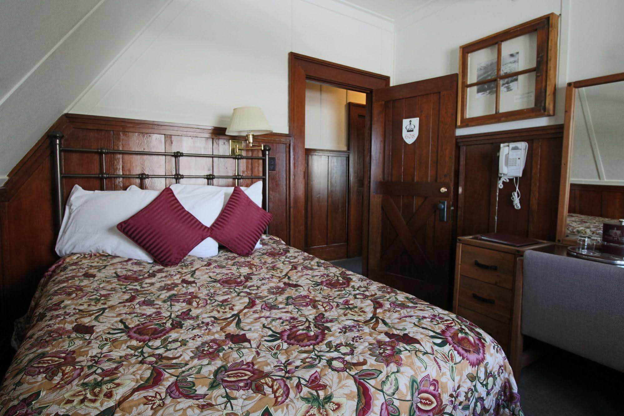 Prince Of Wales Hotel Waterton Park Buitenkant foto